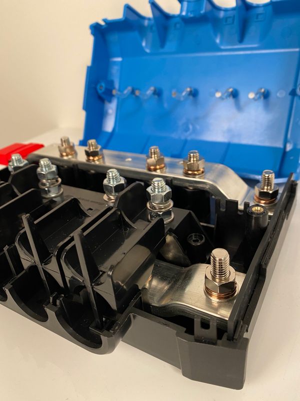 Boltsett for Victron Lynx Power In (M8 og M10)